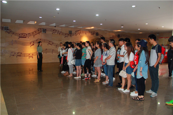 2016062808401262.jpg 浦京集团官网学生党员赴鄂豫皖革命纪念馆开展“两学一做”党日活动