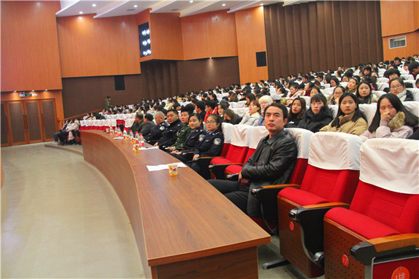 2016112410380651.jpg 浦京集团官网召开学生安全教育知识讲座