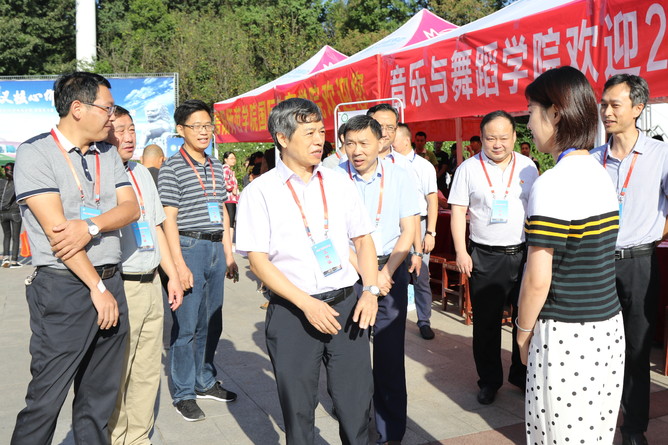 浦京集团官网迎新工作圆满完成