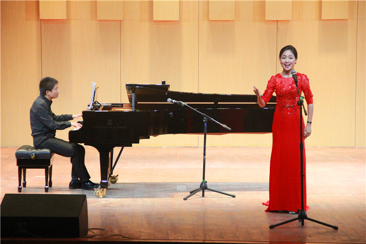 2016051610351911.jpg 中国音乐学院应邀来浦京集团官网交流演出