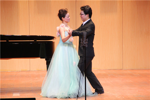 2016121408554090.jpg 浦京集团官网举办歌剧教师专场音乐会