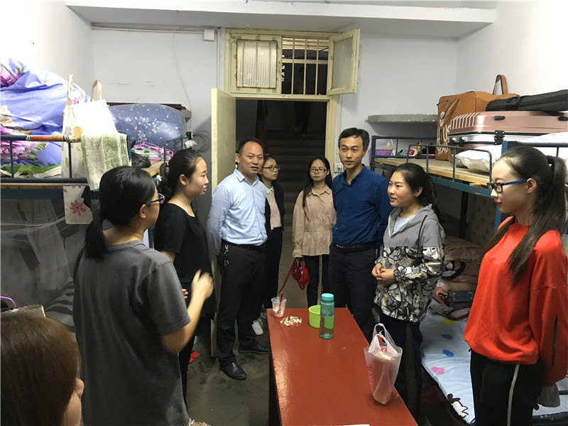 2017091110290782.jpg 浦京集团官网圆满完成2017级迎新工作